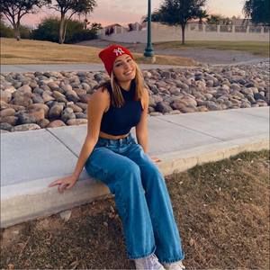 Meet your Posher, Elizabeth